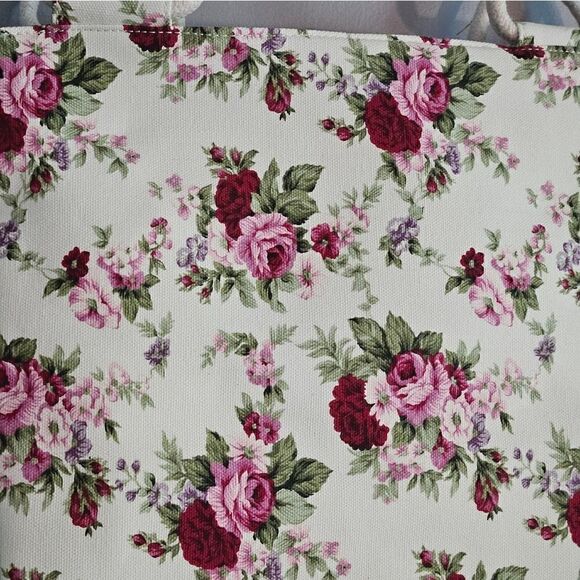 🌹⚘️NWT, BURGUNDY ROSES TOTE BAG - Picture 3 of 7